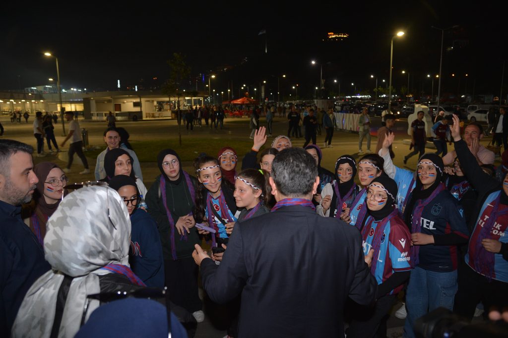 BÜYÜKŞEHİR, ÖKSÜZ VE YETİM ÇOCUKLARA UNUTULMAZ GECE YAŞATTI