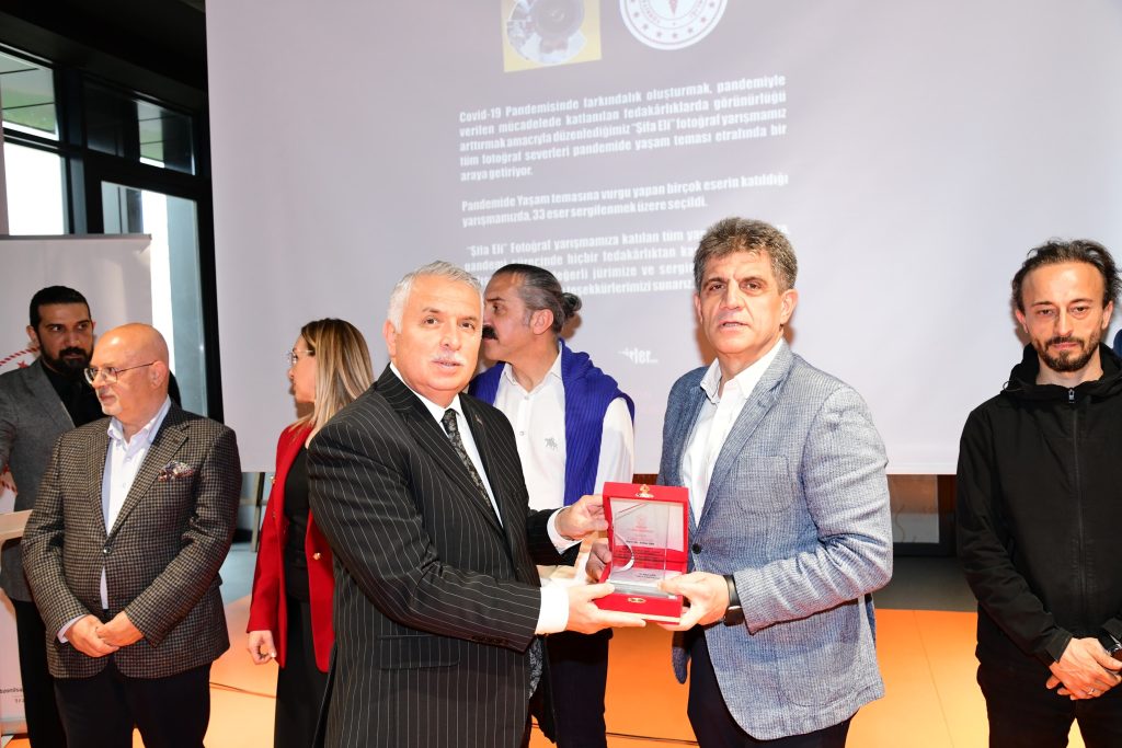 Kadrajını Sağlığa Çevir” temalı 3. Şifa Eli Fotoğraf Sergisi Açıldı