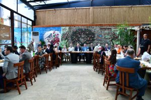 Vali Aziz Yıldırım Mahalle Sakinleriyle Bir Araya Geldi