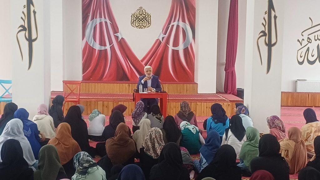 Kevser Kız Kur’an kursunda “Hz.Peygamber” konulu sohbet