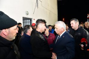 Vali Aziz Yıldırım Bir İnşaata Meydana Gelen Göçük Kazasının Olduğu Yerde İncelemelerde Bulundu