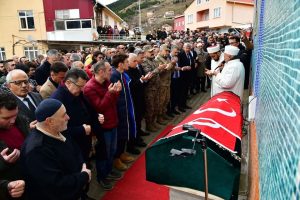 Vali Yıldırım, Palandöken’de hayatını kaybeden Millî Takımı Sporcu Emre Yazgan’ın cenaze törenine katıldı