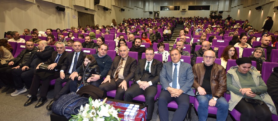 Trabzon turizmini anlatan Şükran Trabzon oyunu sahnelendi