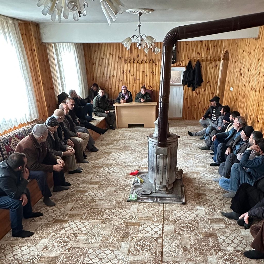 Orman köylerinde bilinçlendirme toplantıları devam ediyor