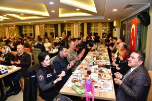 Vali Aziz Yıldırım, Emniyet Teşkilatıyla İftar Programında Buluştu