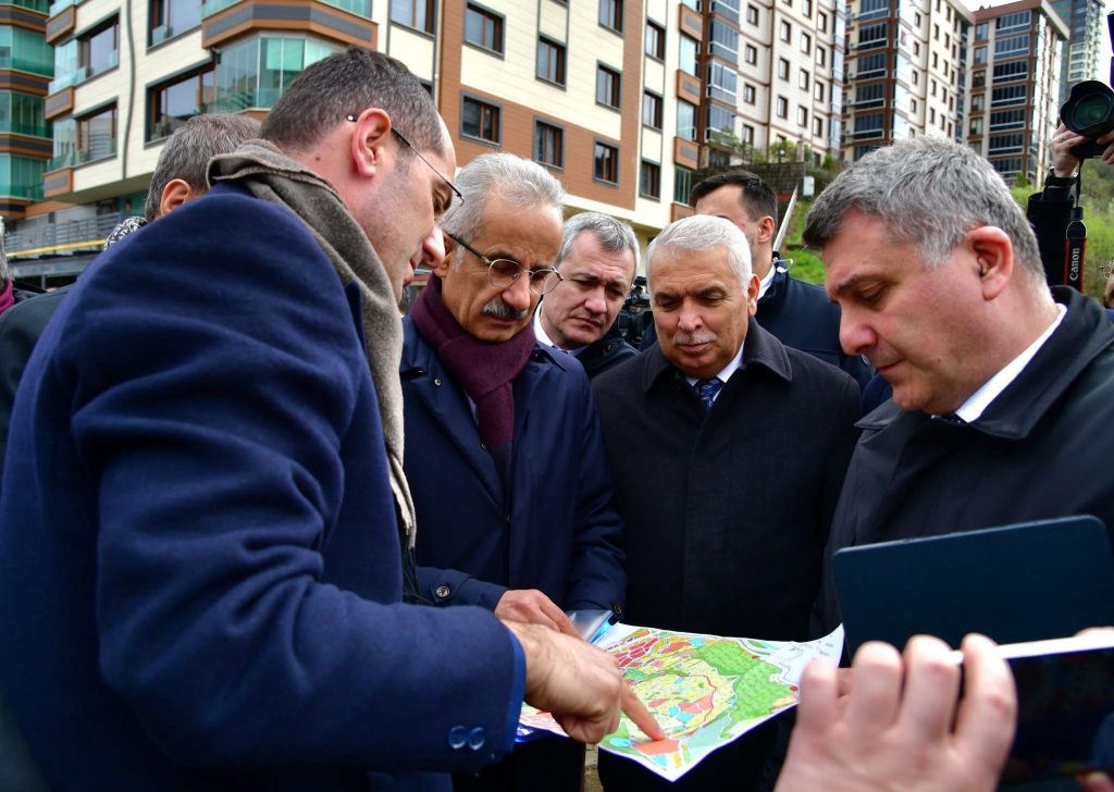 Bakan Uraloğlu, Akçaabat-Söğütlü-Yıldızlı Yolunda İncelemelerde Bulundu
