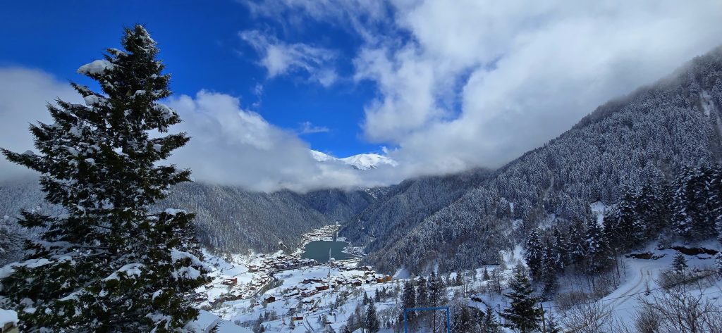 Uzungöl’de Nisan Karı