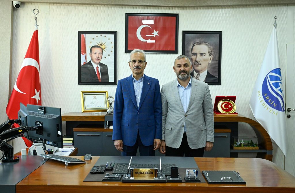 Bakan Uraloğlu’ndan Arsin Belediyesi’ne ziyaret