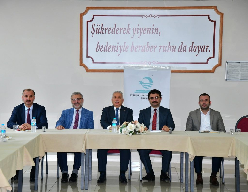 Vali Aziz Yıldırım, Egitime Destek Platformu Üyeleriyle Toplantı Düzenledi
