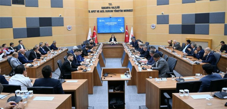 Bakan Yumaklı, Sakarya’da Tarım Sektörü Temsilcileriyle Bir Araya Geldi