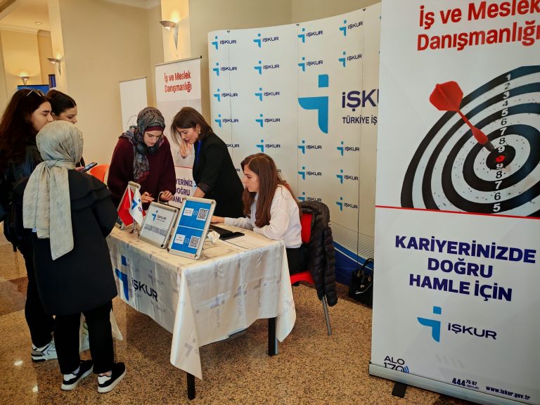 Trabzon İŞKUR, KTÜ Kariyer Günlerinde Öğrencilerle Buluştu!