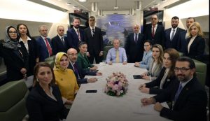 Cumhurbaşkanı Erdoğan, Azerbaycan dönüşü uçakta gazetecilerin sorularını yanıtladı
