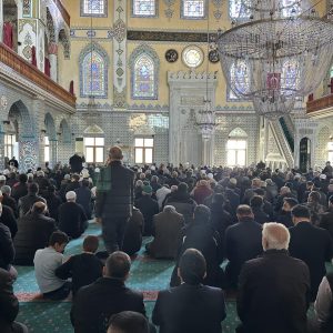 İl Müftüsü Dr. İsmail Çiçek, Of Çarşı Camii’nde Müminlerle Buluştu