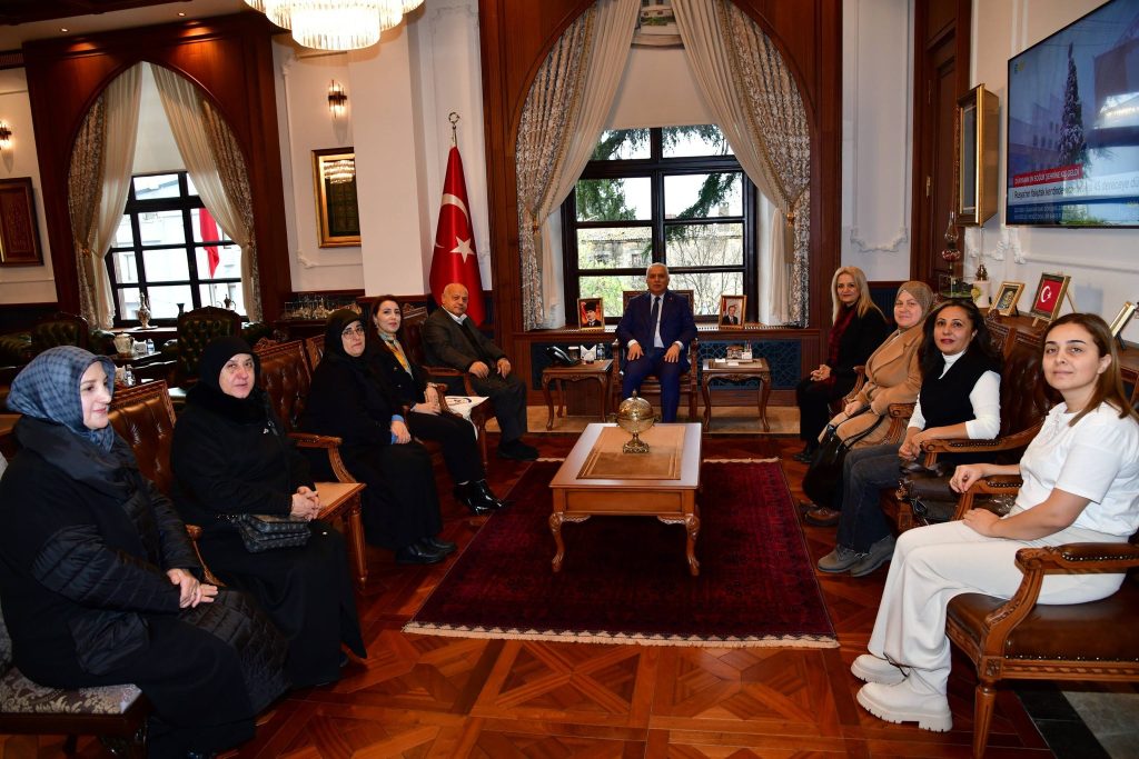 Vali Yıldırım Lösemi ve Engelli Gönüllüleri Derneğini Kabul Etti