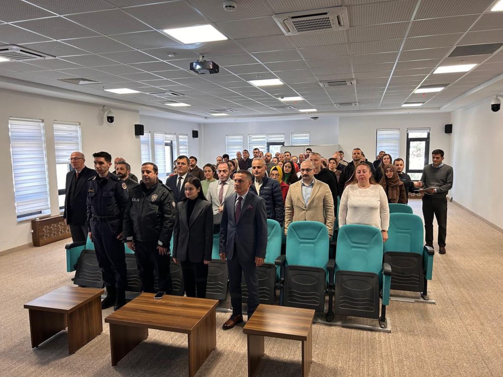 Arsin’de Kamu Personeline Protokol Eğitimi Verildi