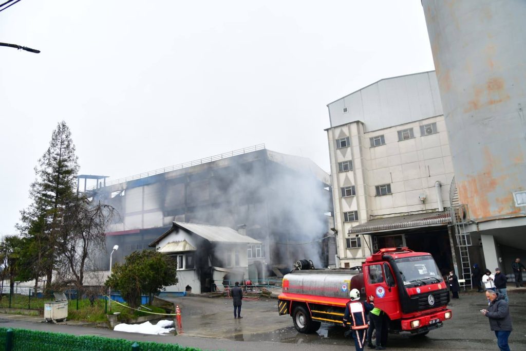 Vali Tahir Şahin’den Arsin OSB Yangınına Yerinde İnceleme ve Teşekkür Mesajı