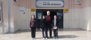 Arsin Atatürk İlkokulu ve Ortaokulu’nda Başarılı Öğrenciler Ödüllendirildi