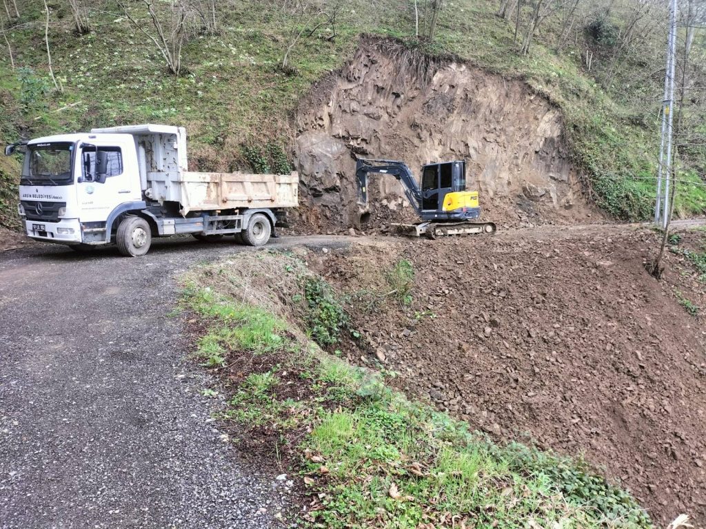 Arsin Belediyesi’nden İlçe Genelinde Yoğun Çalışma Mesaisi