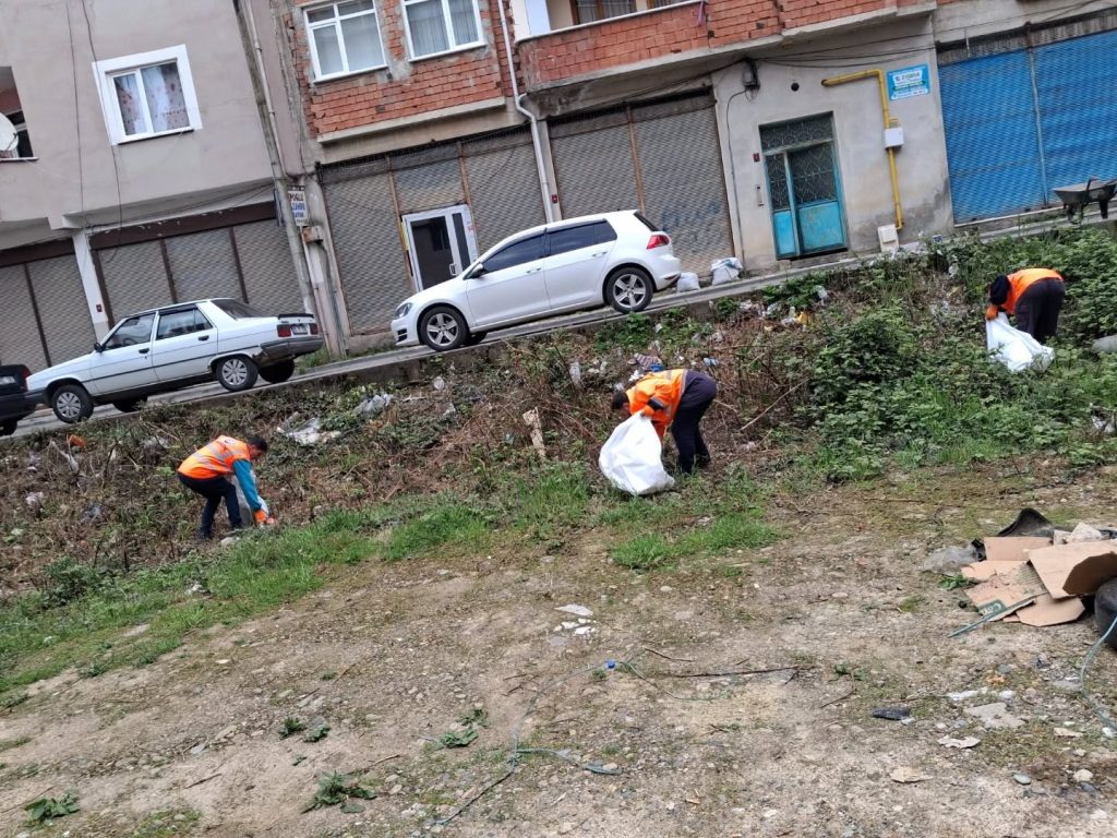 Arsin’de Temizlik ve Çevre Düzenleme Çalışmaları Sürüyor