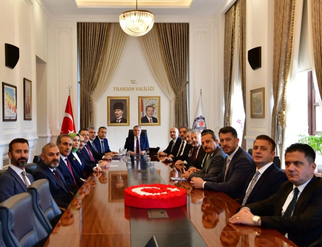 Trabzon Valiliği’nde Yatırım Toplantısı: Arsin Projeleri Ele Alındı