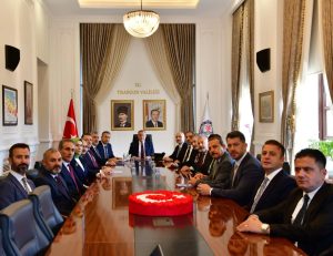 Trabzon Valiliği’nde Yatırım Toplantısı: Arsin Projeleri Ele Alındı