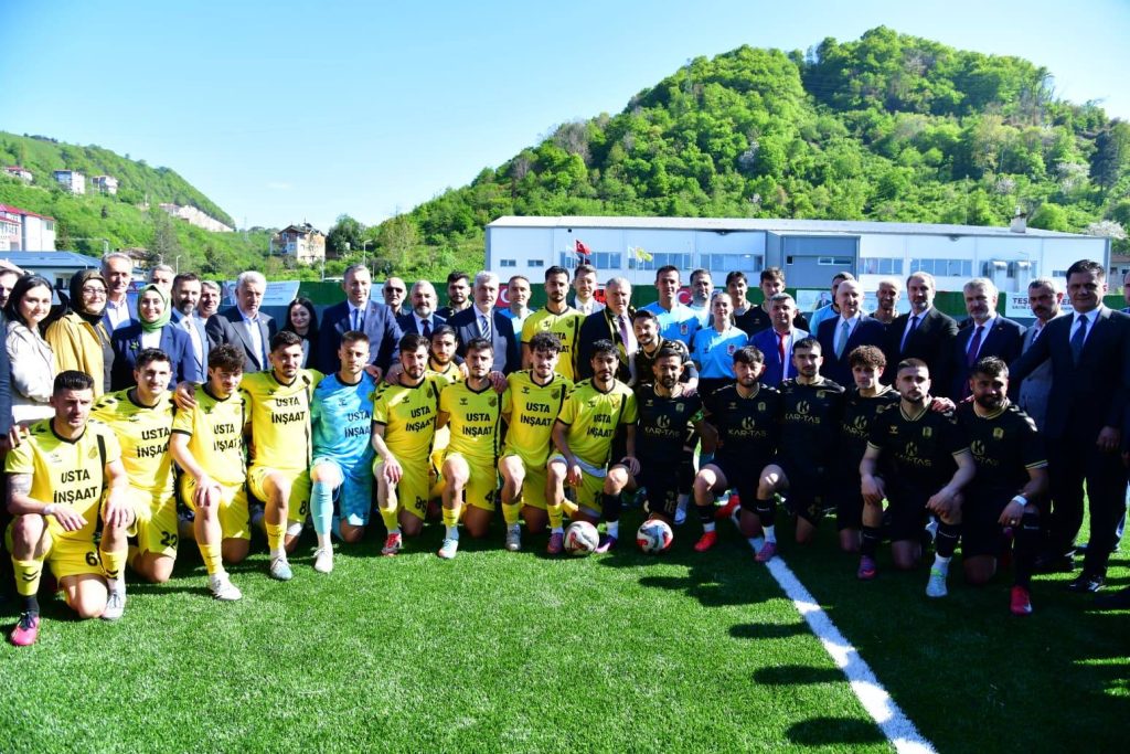 Arsin Spor Kompleksi İlçe Stadı Hizmete Açıldı