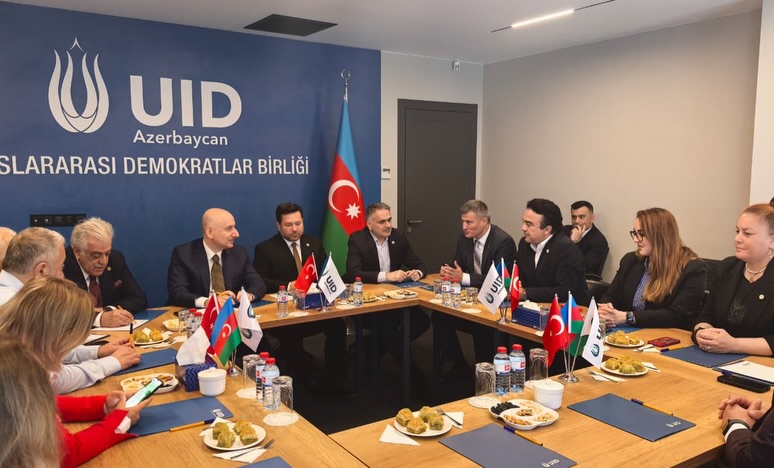 Karaismailoğlu’ndan Bakü’de Temaslar