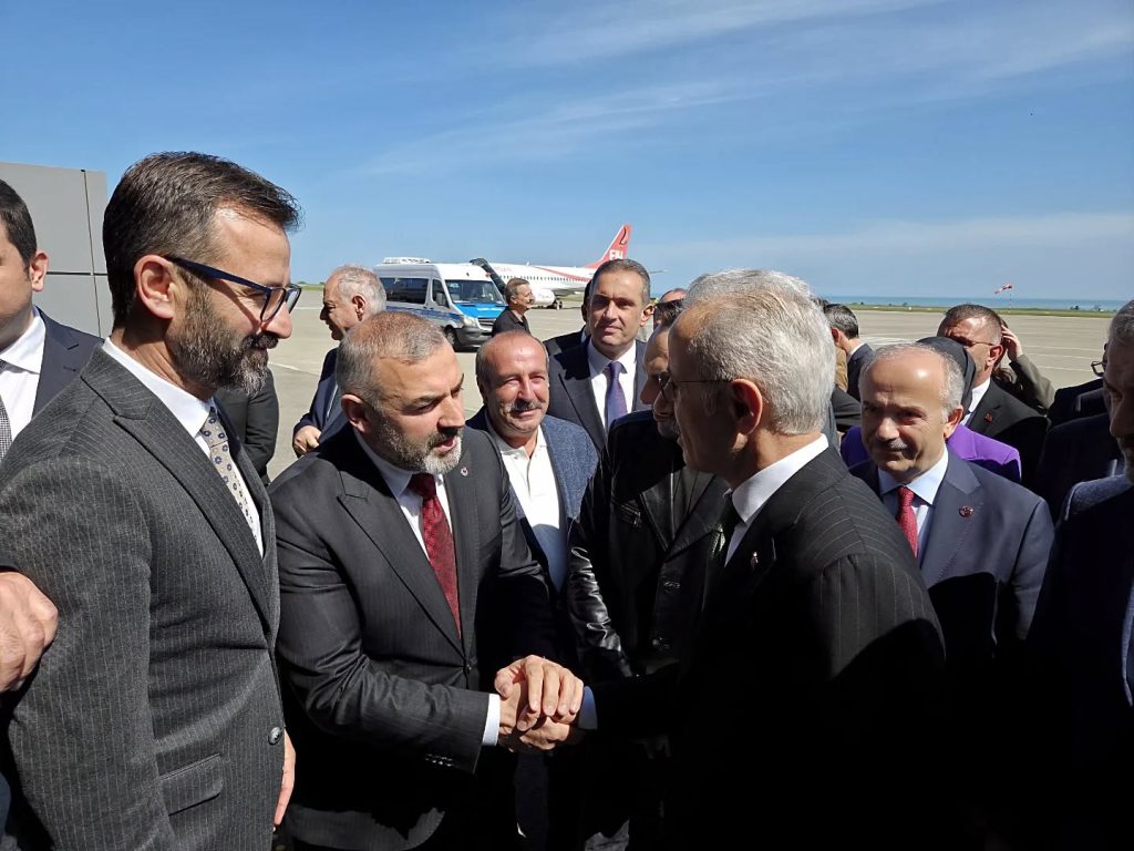 Bakan Uraloğlu Trabzon’da Karşılandı