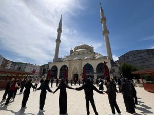 Arsin’de Öğrencilerden Ulu Camii Ziyareti