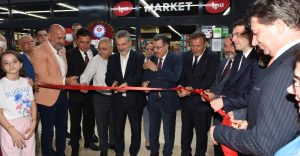 Trabzon Ticaret ve Sanayi Odası Başkanı Erkut Çelebi, İPA Market’in Trabzon’daki 11’inci şubesinin açılış törenine katıldı