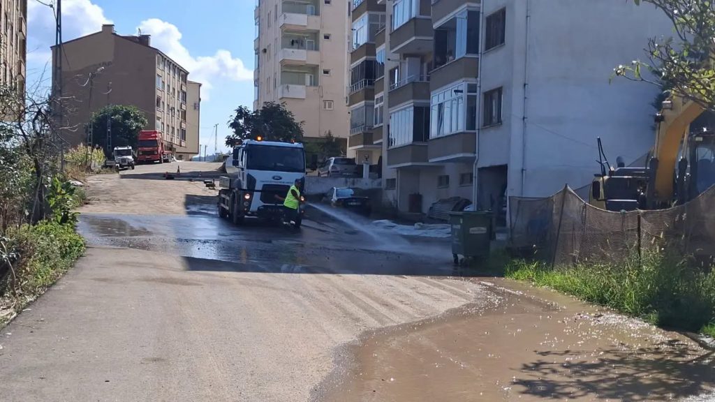 Arsin’de Temizlik Seferberliği İlçe Genelinde Devam Ediyor