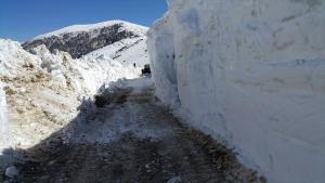 Trabzon-Bayburt arasında baharda karla mücadele