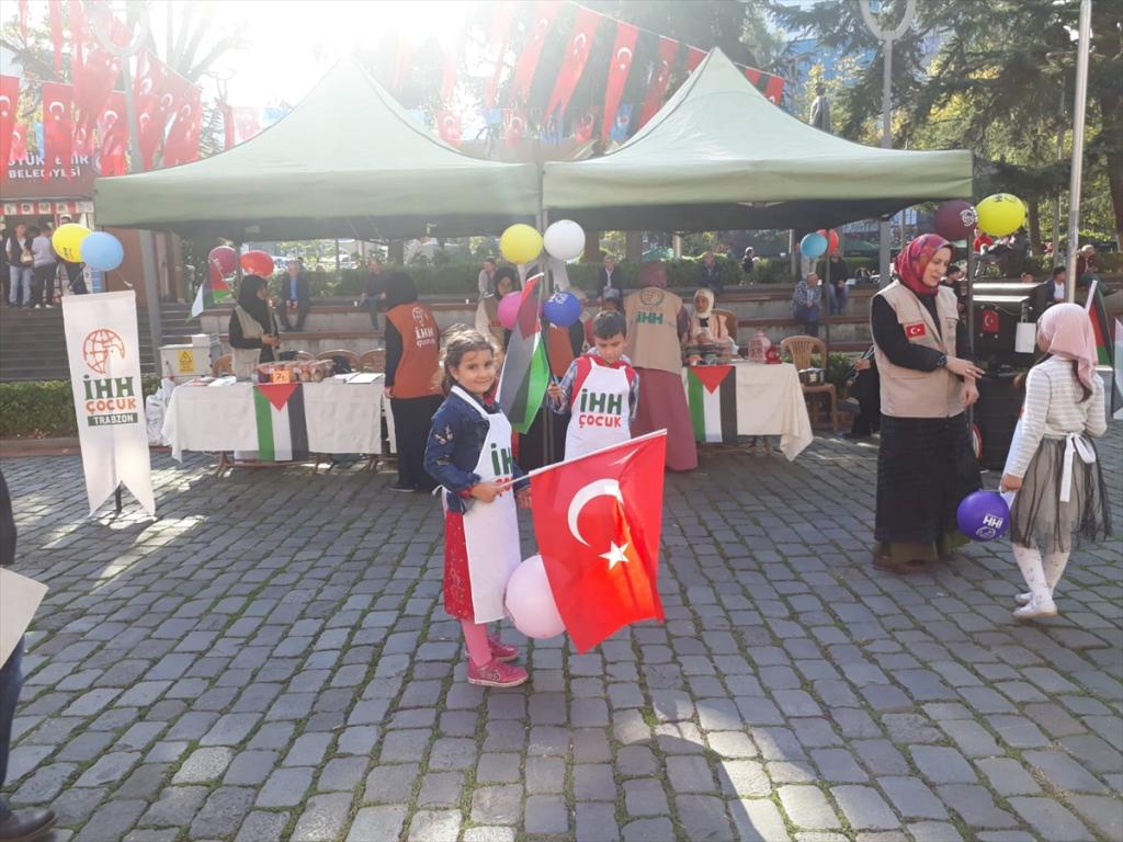 Çocuklardan Gazze’ye yardım kermesi