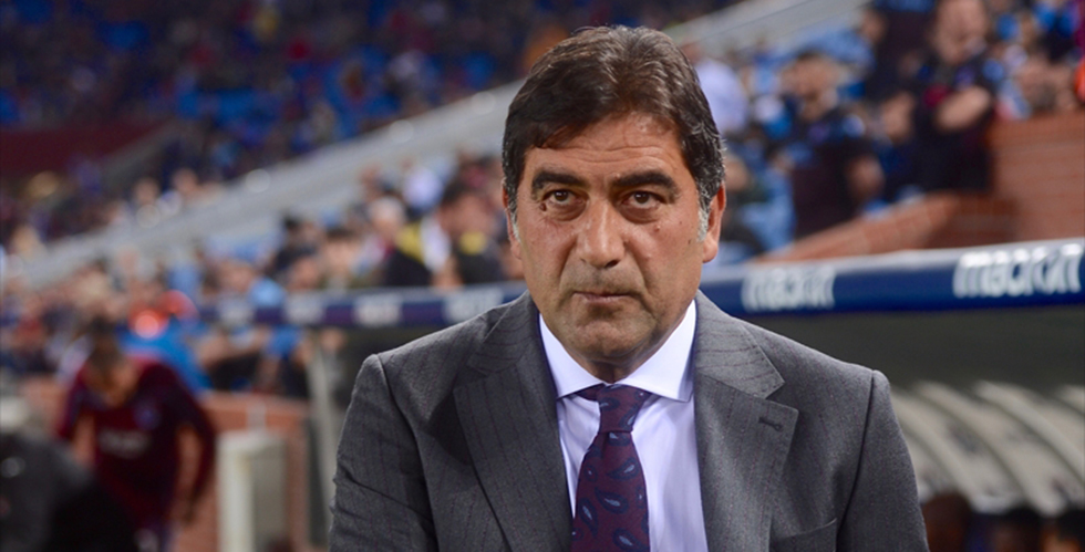 “Nasıl benim camiaya karşı sorumluluğum varsa futbolcuların da aynı sorumlulukları var”