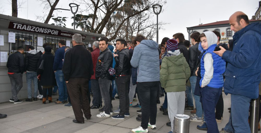 Trabzonspor taraftarı biletlere akın ediyor!