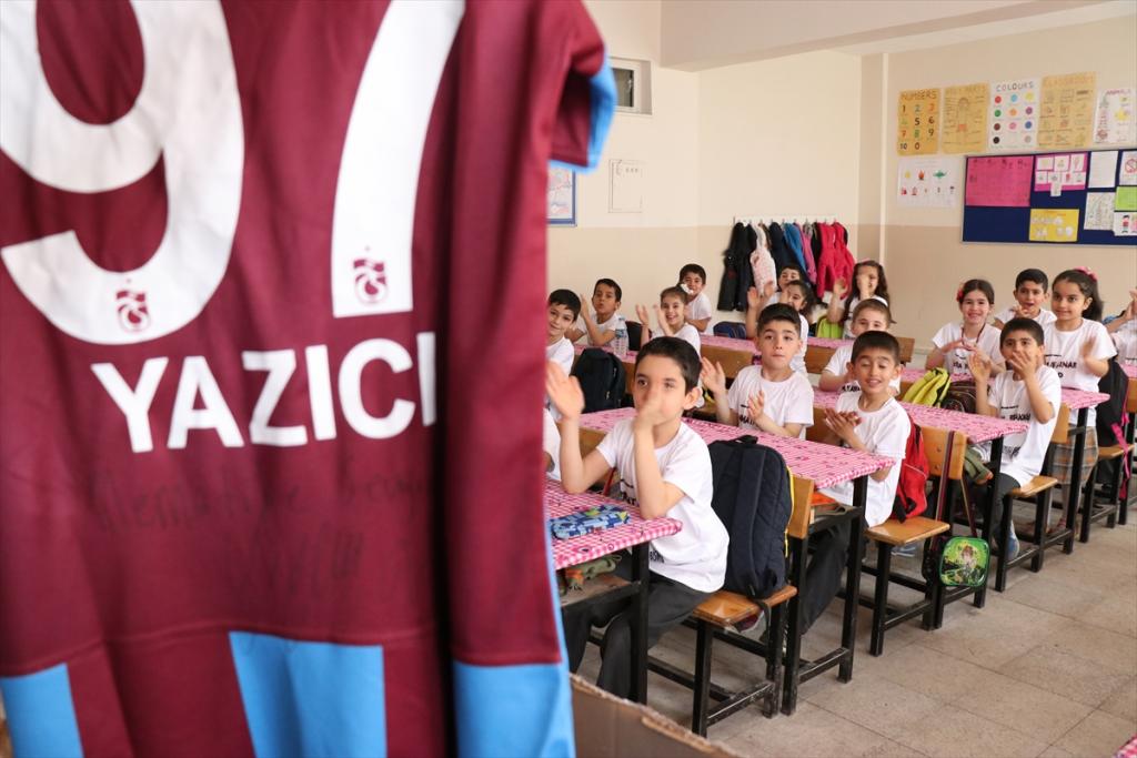 Yusuf Yazıcı, Diyarbakırlı hayranlarına forma gönderdi