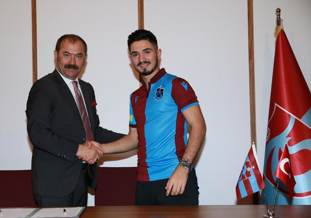 Trabzonspor, Fıratcan Üzüm’le sözleşme imzaladı