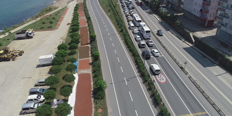 Fındığı, sahil yolunda kurutuyorlar!