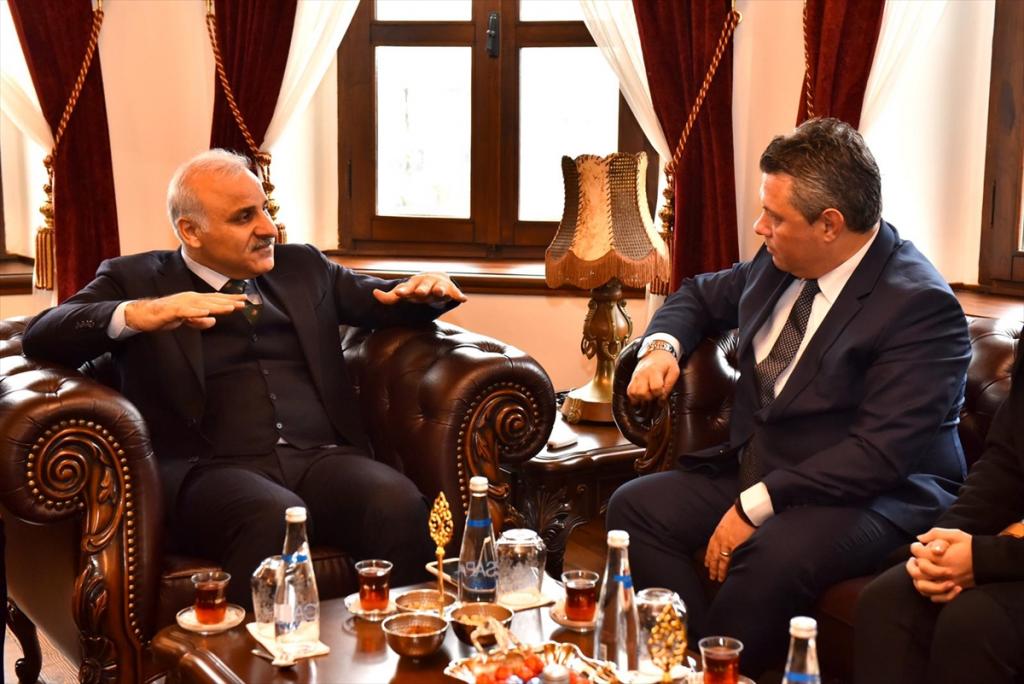 Trabzon ve Katar arasında başlatılacak direkt uçuşlar görüşüldü