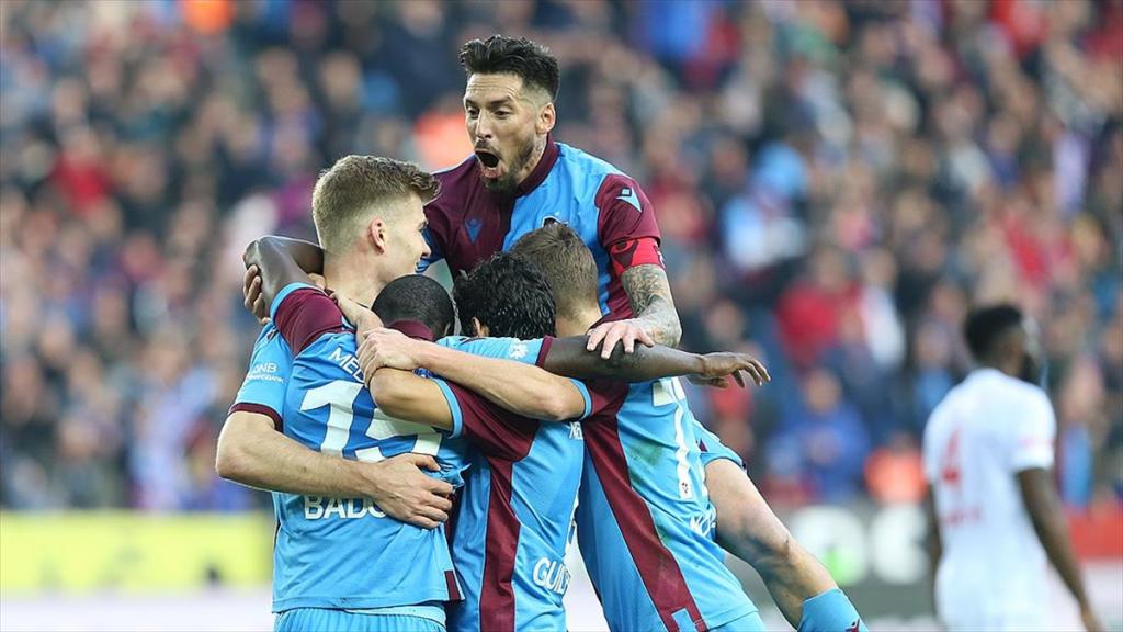 Trabzonspor’un 298 haftalık liderlik hasreti sona erdi