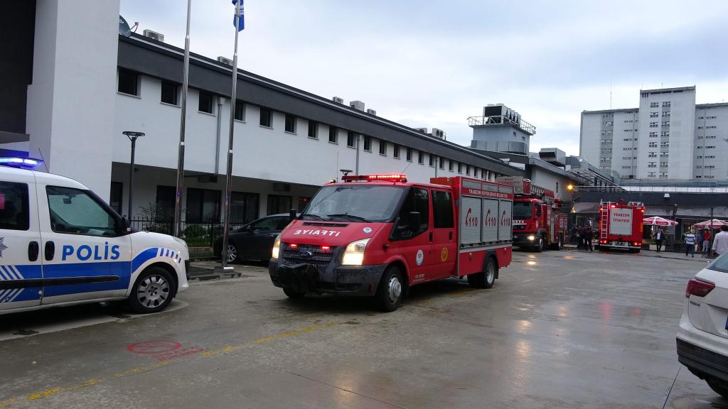 KTÜ Farabi Hastanesi’ndeki yangın paniğe neden oldu