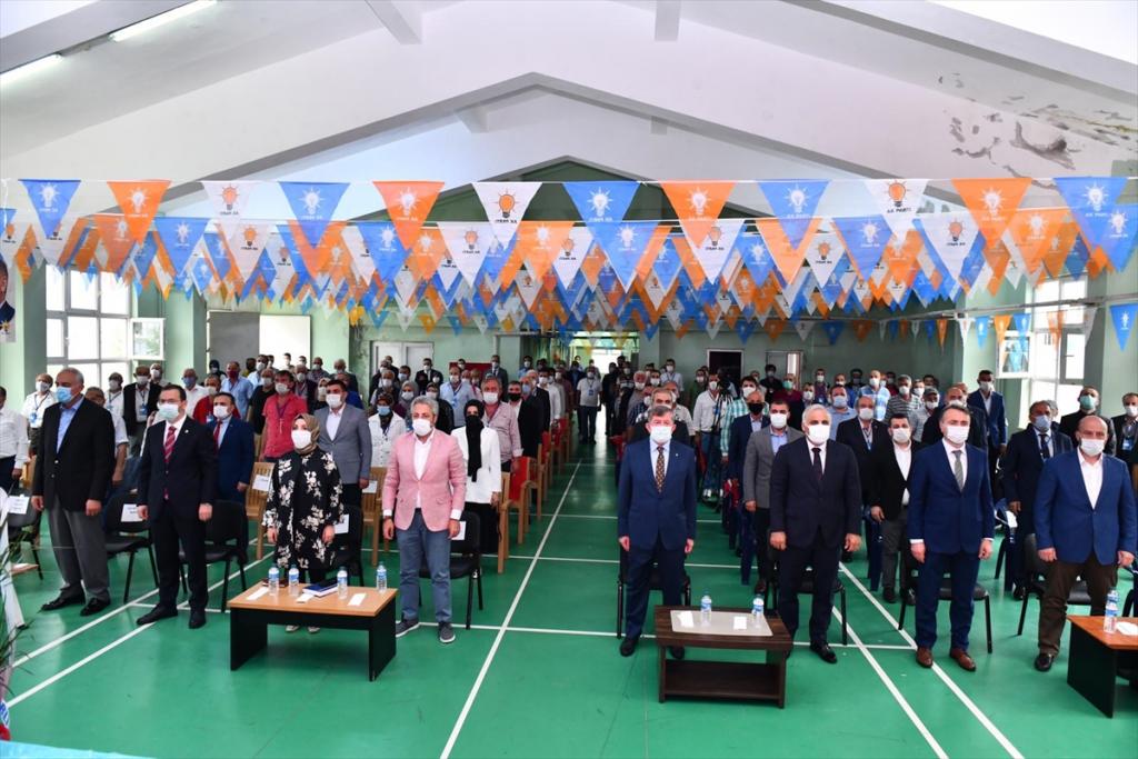 AK Parti Hayrat ve Araklı ilçe kongreleri yapıldı