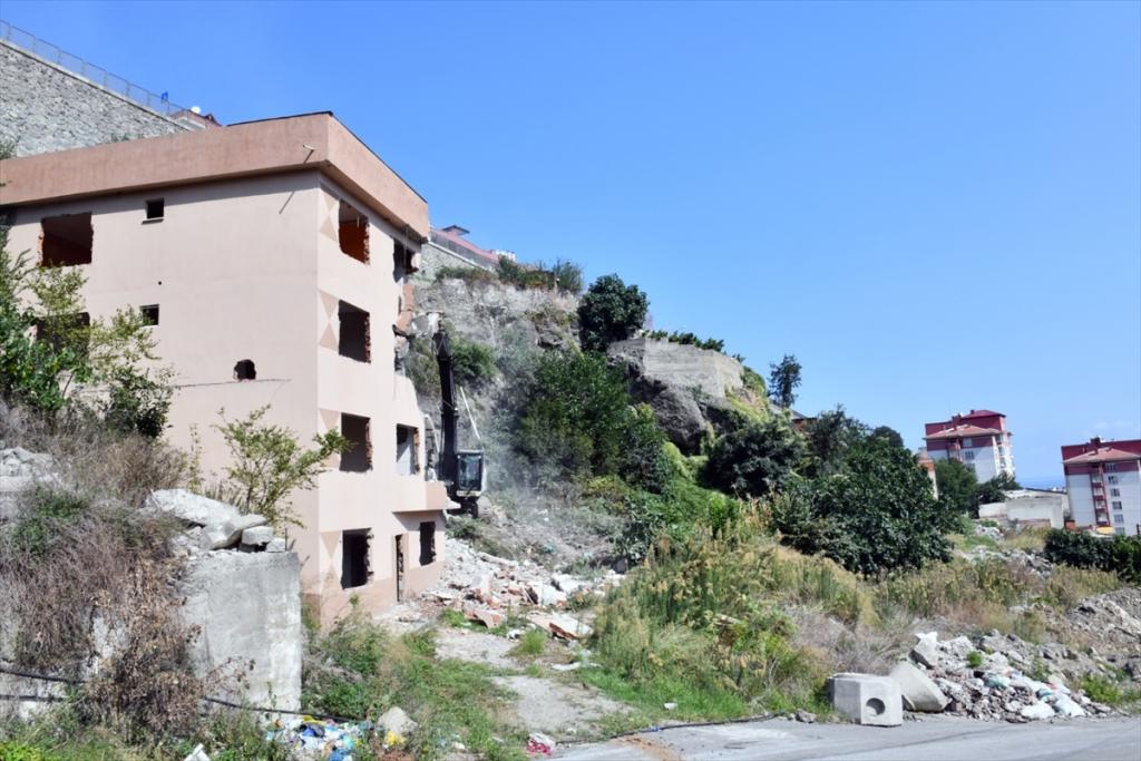 Trabzon’da kamulaştırılan alanlar için hak sahiplerine 8,4 milyon lira ödendi
