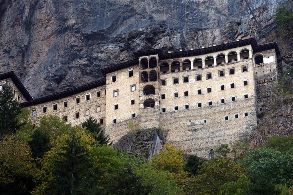 Sümela Manastırı iki ayda 107 bini aşkın ziyaretçiyi ağırladı