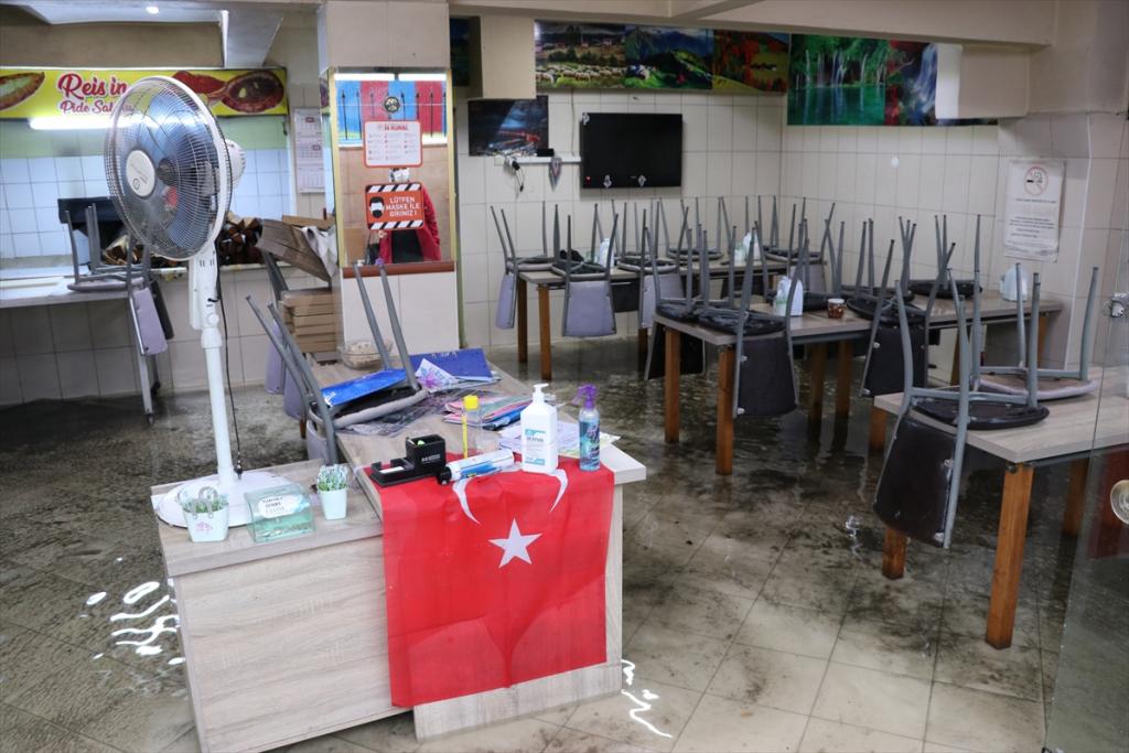 Trabzon’da şiddetli yağış etkili oldu