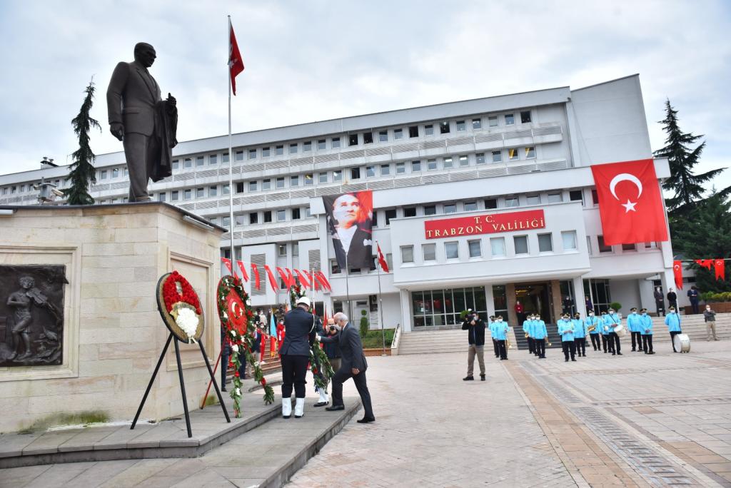 TRABZON’DA ATATÜRK’Ü ANMA PROGRAMI DÜZENLENDİ