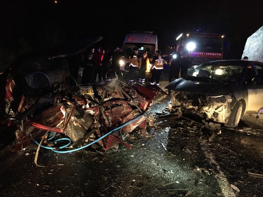Trabzon’da iki otomobil çarpıştı 1 kişi öldü