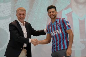 Trabzonspor, İsmail Köybaşı ile sözleşme imzaladı