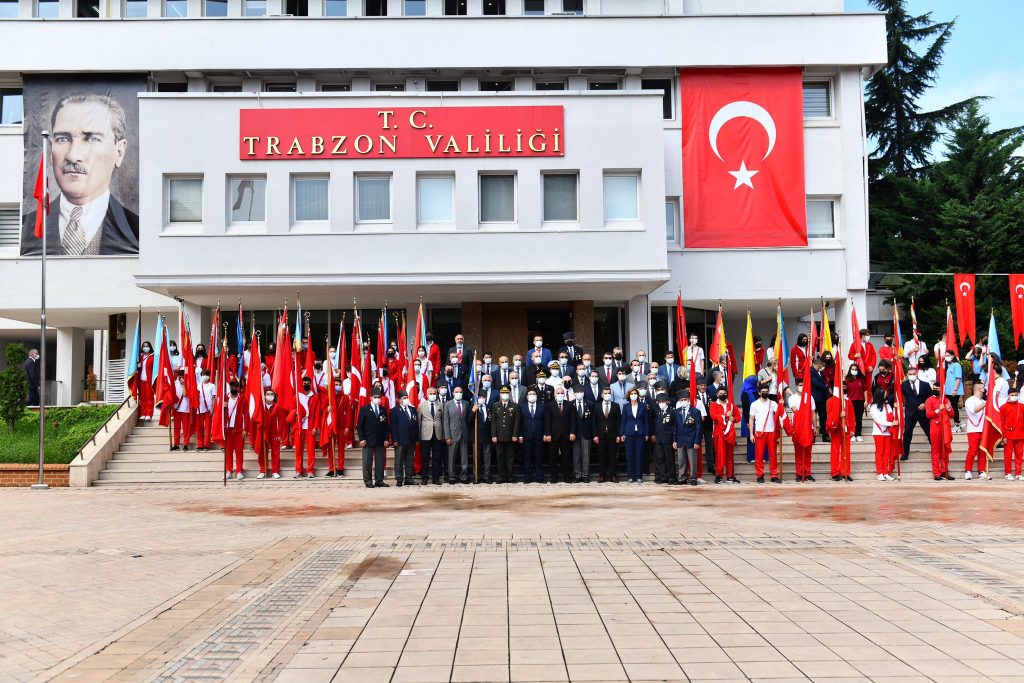 ATATÜRK’ÜN TRABZON’A İLK GELİŞİ TÖRENLE KUTLANDI