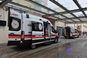 Trabzon’da otomobilin devrildiği kazada 4 kişi yaralandı